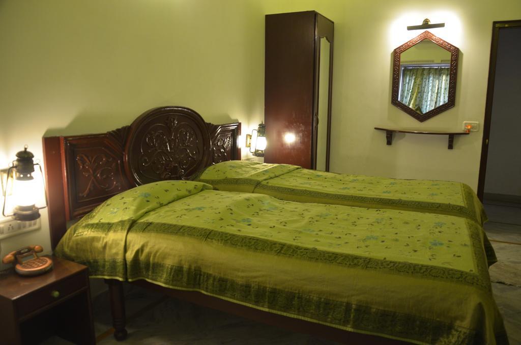 Hotel Sargam Sadan Udaipur Exterior photo