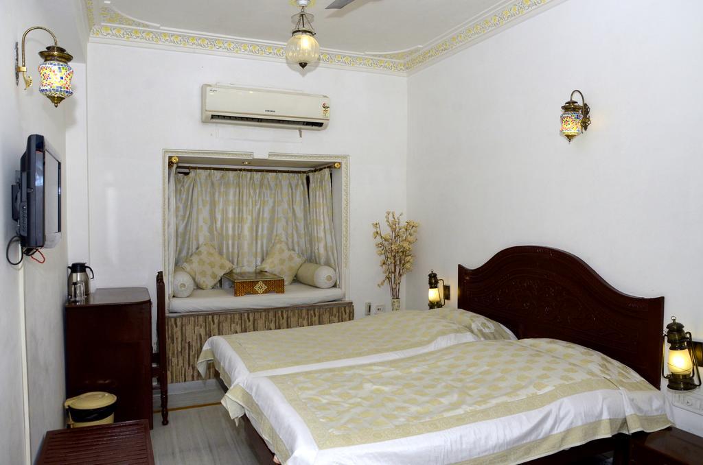 Hotel Sargam Sadan Udaipur Exterior photo